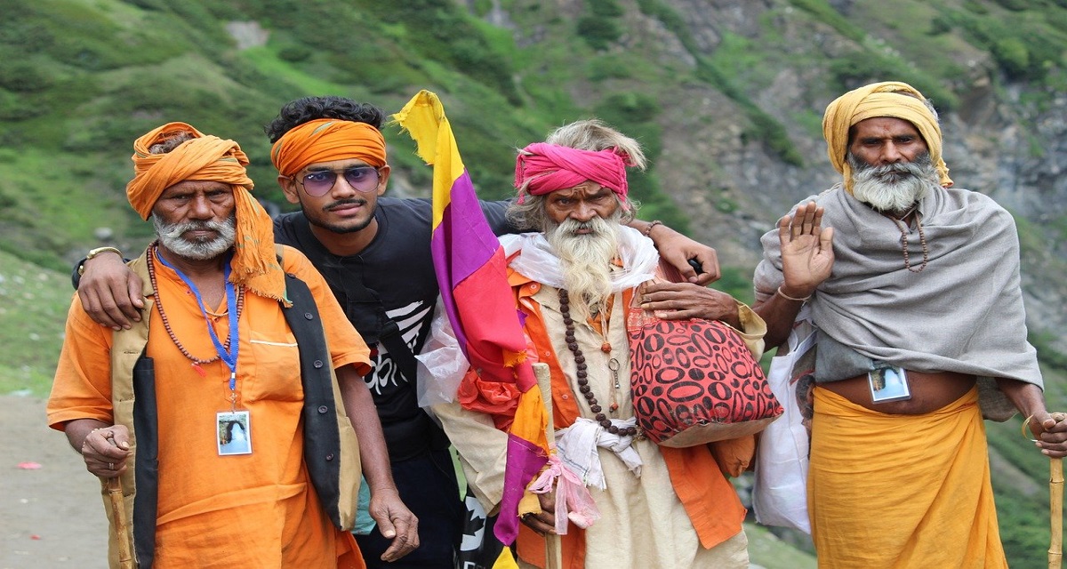 सपने में दक्षिणा लेना